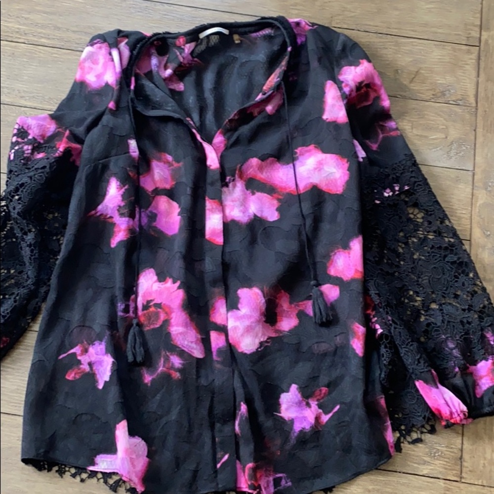 Tahari blouse